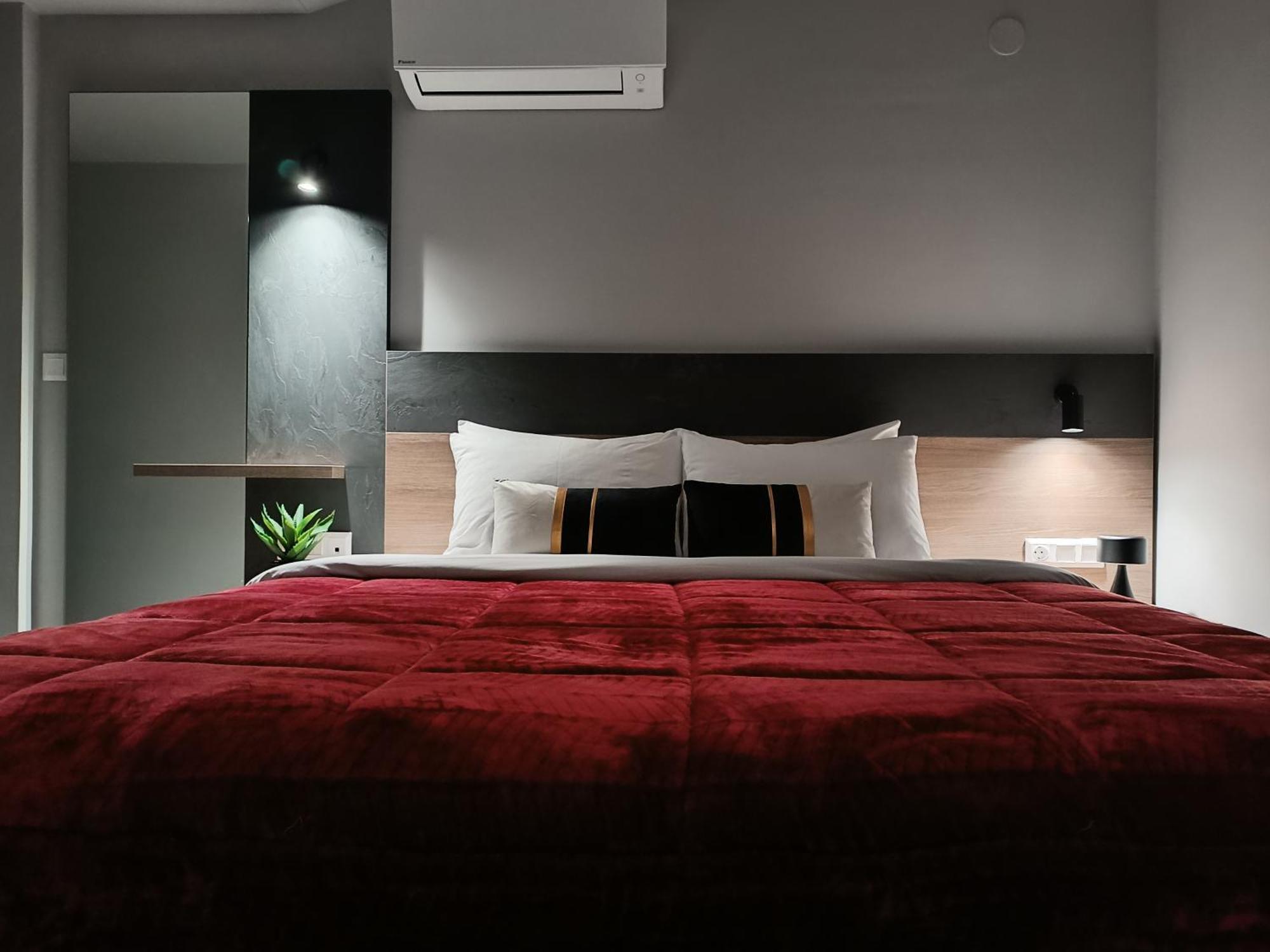 Elizabeth Queen Luxury Rooms Paralia Katerinis Exterior photo